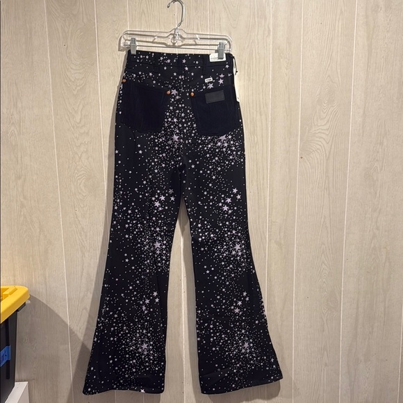 NWT Wrangler Wanderer 622 High Rise Flare, Star Jeans - Picture 6 of 10